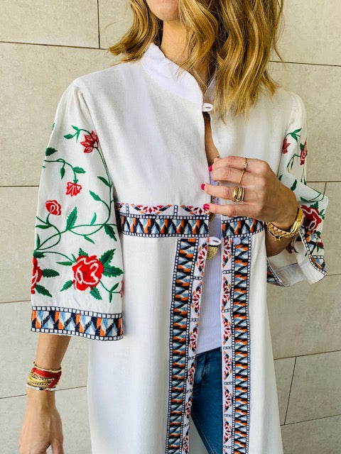 White Statement Maliqa Embroidered Linen Kimono