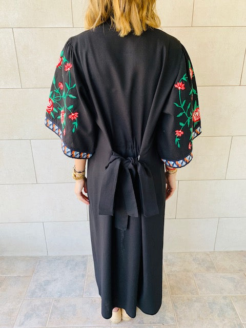 Black Statement Maliqa Embroidered Linen Kimono